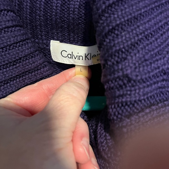 Calvin Klein purple sweater. Size L. - Picture 4 of 8